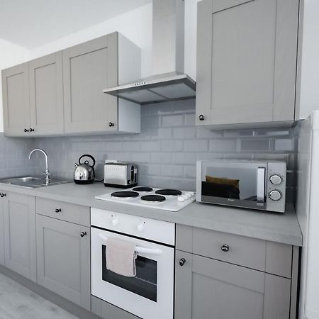 Platform Stadium Apartment With Parking Кингстон-апон-Халл Экстерьер фото