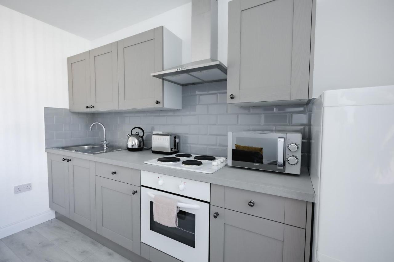 Platform Stadium Apartment With Parking Кингстон-апон-Халл Экстерьер фото